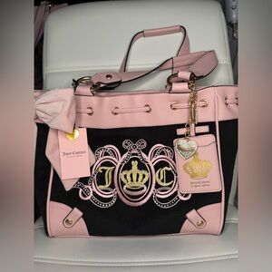 NWT Juicy Couture “Juicy Lovers Club” Daydreamer Tote | Licorice & Dusty Pink